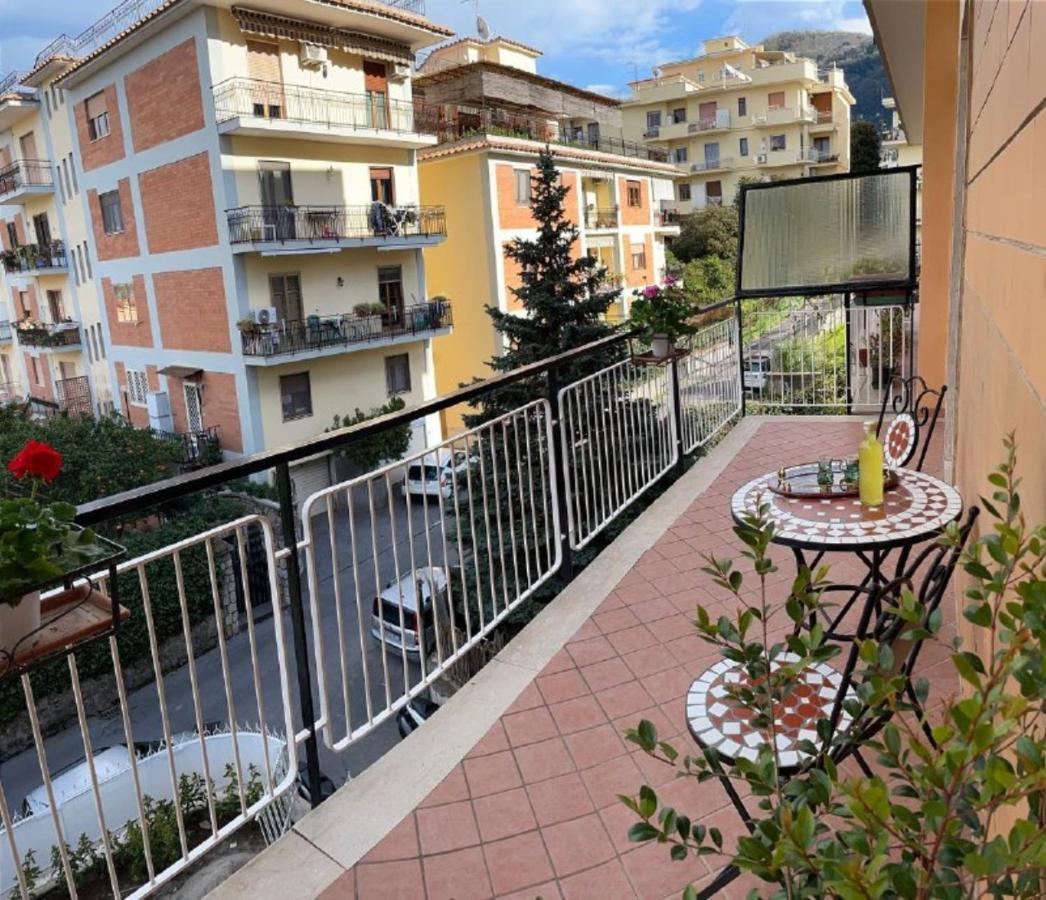 A Casa E' Mamma Leilighet Sorrento Eksteriør bilde